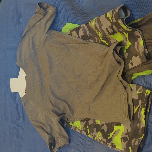 32° cool 3pcs: two t-shirt and short set(3piece) - Picture 2 of 3